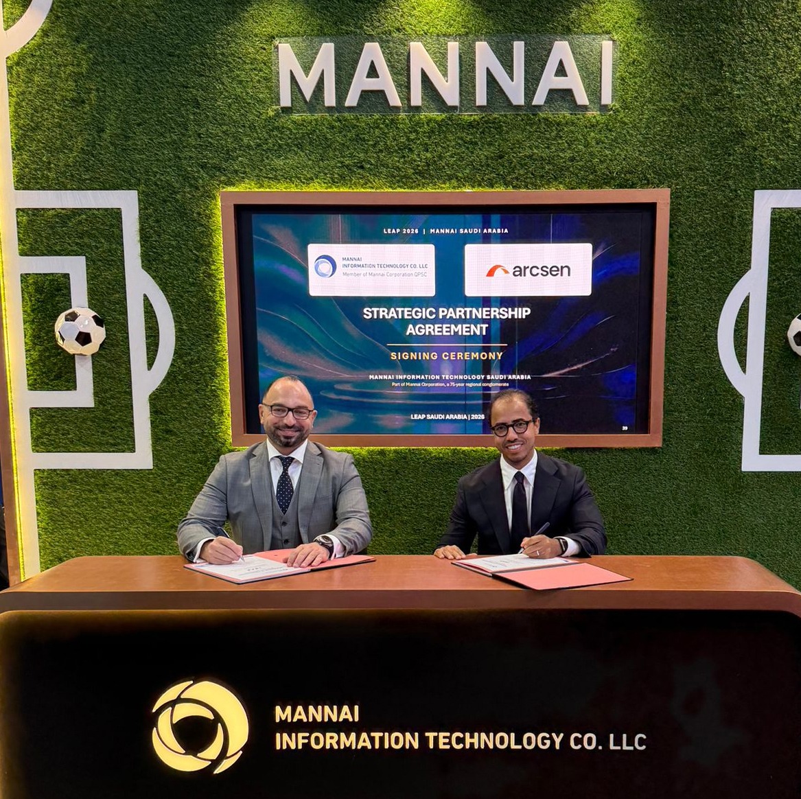 Arcsen and Mannai Information Technology executives shake hands after signing the Strategic Partnership Agreement at LEAP 2026 in Riyadh